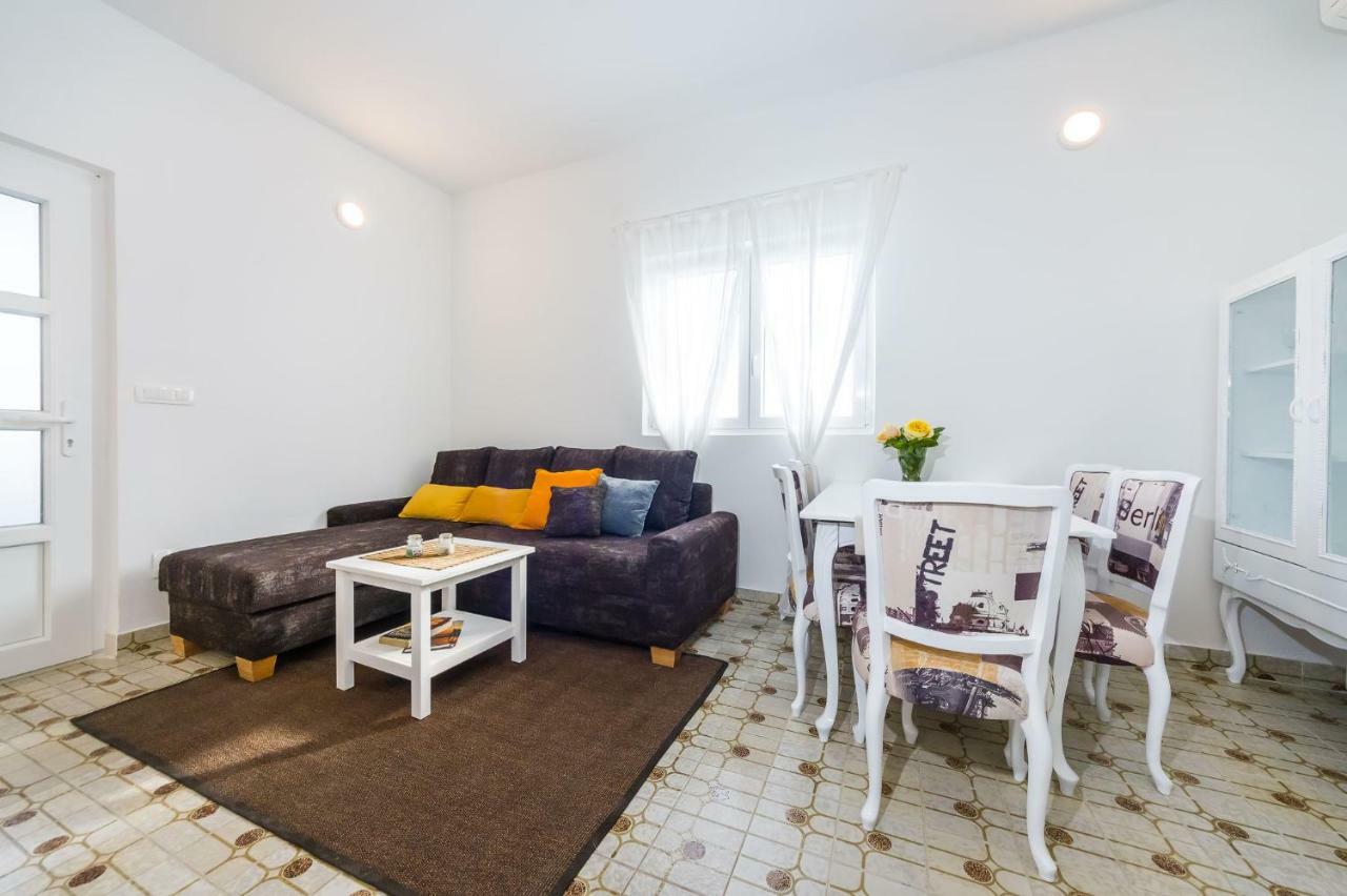 Sestrice Apartment Drage Luaran gambar